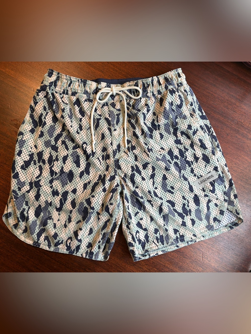 Men’s legend shorts size med